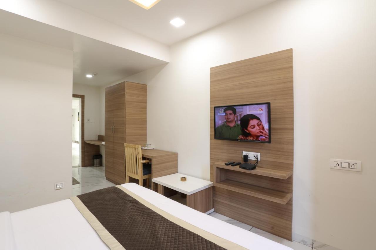 Hotel Lotus Ānand 외부 사진